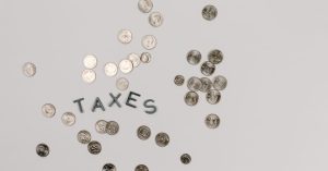 découvrez tout ce qu'il faut savoir sur la taxe sur les plus-values, ses taux, exemptions et conseils pour optimiser votre fiscalité.