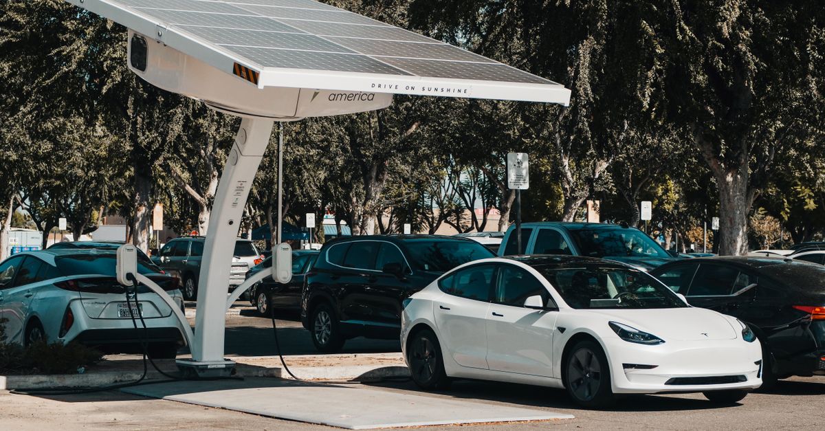 assurance voiture électrique : protégez votre véhicule écologique avec des garanties adaptées et des tarifs compétitifs.