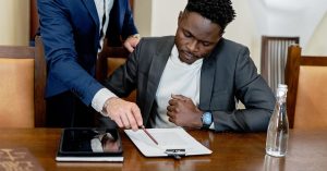découvrez comment choisir un notaire fiable et compétent pour vos besoins juridiques. guide complet pour sélectionner le meilleur notaire près de chez vous.