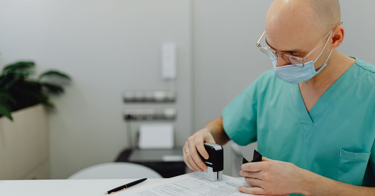vérification des médecins conventionnés : assurez-vous de la conformité et du statut officiel de votre praticien pour bénéficier d'une prise en charge optimale.