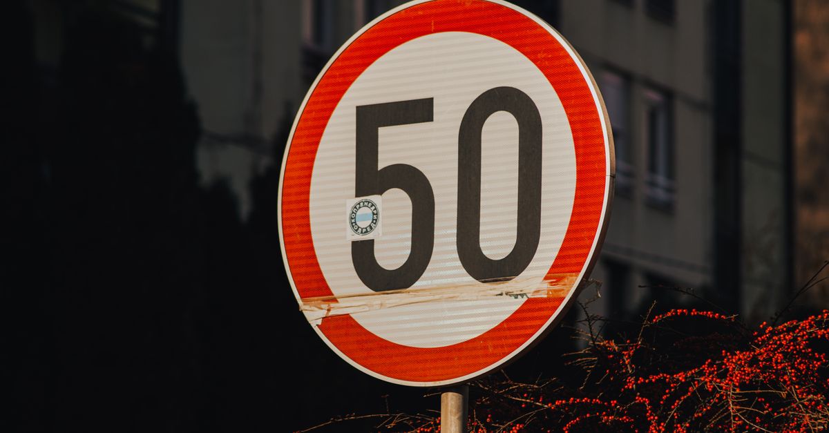 découvrez les limites légales d'alcoolémie au volant, les risques associés à la conduite en état d'ivresse et les sanctions en vigueur pour assurer votre sécurité et celle des autres.