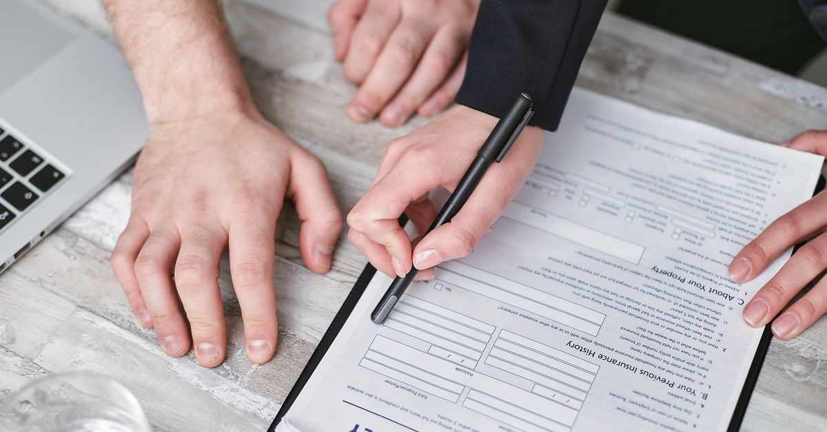 découvrez nos solutions d'assurance adaptées à vos besoins pour protéger vos biens, votre santé et votre famille en toute sérénité.