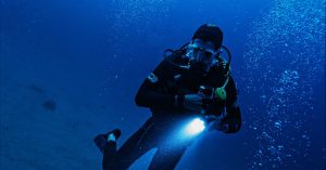 assurance plongée : protégez-vous lors de vos aventures sous-marines avec une couverture adaptée aux risques spécifiques de la plongée.